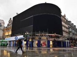 Vì sao các nhãn hàng tiêu dùng xiết hầu bao quảng cáo?