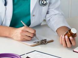 Từng bước “thâu tóm”, các hãng dược hàng đầu Việt Nam sẽ dần rơi vào tay nước ngoài?