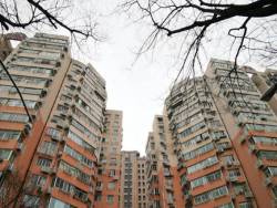 Những căn hộ xập xệ có giá lên tới triệu đô vì ở gần trường điểm, phụ huynh đua nhau săn lùng