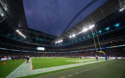 Sân Wembley với khán đài trống, thua lỗ hai năm liền, từng có nguy cơ bị rao bán