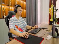 Theo chân MC Khánh Vy soi một ngày làm việc của Chim Sẻ Đi Nắng, game thủ thì khác gì chúng ta?