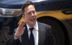 SpaceX của Elon Musk phóng vệ tinh mang theo biển quảng cáo treo ngoài không gian