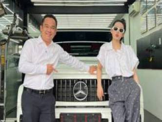 Làm thế nào để giữ mối quan hệ với khách giàu và bán 1 con xe sang?