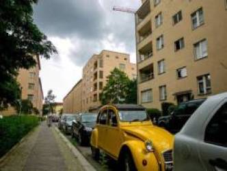 Quay cuồng với lạm phát kỷ lục, người dân quốc gia giàu nhất châu Âu đổ xô đầu tư “vàng bê tông”