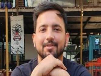 Hack website của hãng hàng không để tìm người cầm nhầm hành lý