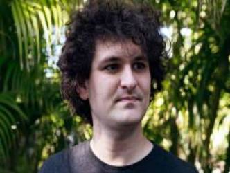 Cả tuần ngủ trên ghế beanbag, không ở nhà riêng, muốn dùng gần như toàn bộ tài sản 20 tỷ đô để làm từ thiện