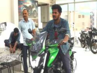 Tiền vất vả tích cóp trong hơn 3 năm, suýt bị người bán hàng từ chối