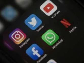 Xử mạnh tay hành vi ‘né’ thuế của các nền tảng xuyên biên giới