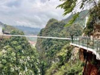 Việt Nam sắp có cầu kính đi bộ dài nhất thế giới, dự kiến sẽ cực hot vào dịp 30/4 này