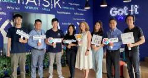 Thiết kế như show truyền hình, mời chuyên gia NASA, Facebook, Google, Microsoft… dạy lập trình miễn phí cho trẻ em Việt Nam