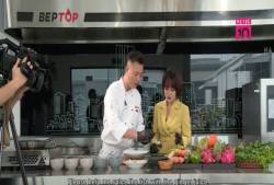 Độc đáo cá hấp đá , gà hấp ống tre với đầu bếp Hoàng Dương #bepviet #vtc10