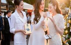 Các người đẹp thích thú với hương vị 3 nền văn minh cà phê