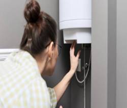 Bình nước nóng bị rò rỉ nước và cách khắc phục tại nhà