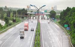 Bộ Giao thông đồng ý cho VEC tự quyết tăng phí 4 tuyến cao tốc