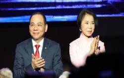 Những cặp vợ chồng doanh nhân Việt giàu có, quyền lực