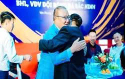 Hứa đầu tư 10 triệu USD/năm, gấp nhiều lần một đội V-League, mang dàn sao xuống giải hạng Nhì