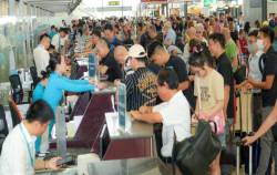 Giá vé máy bay tăng tối đa đến 39,9%, song không vượt trần