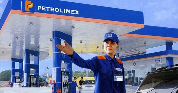 Petrolimex (PLX) báo lãi tăng hơn 40% so với cùng kỳ, cầm hơn 26.700 tỷ tiền mặt và tiền gửi, mỗi ngày thu lãi 2,8 tỷ đồng