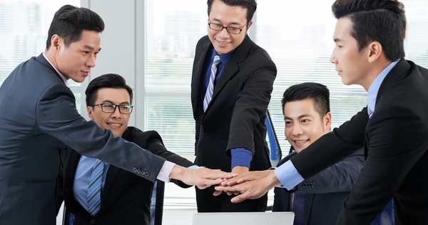 Hàng loạt lãnh đạo doanh nghiệp bất động sản lớn rời ghế nóng, điều gì đang xảy ra?