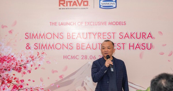 Chủ tịch Rita Võ Group “đặt hàng” 2 dòng nệm hoa Sen và hoa Anh Đào