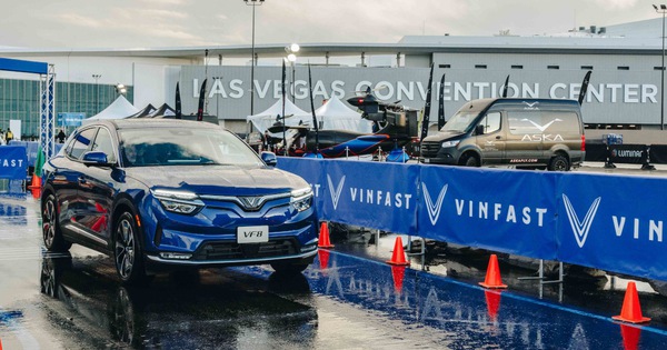 Ngược dòng chứng khoán Mỹ, cổ phiếu hãng xe điện VinFast tăng ‘bốc đầu’ trong phiên 11/7, vốn hoá xếp thứ 5 trong các hãng xe điện trên thế giới