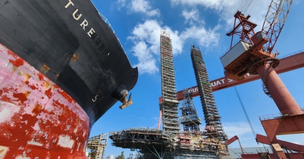 Hoạt động của Nhà máy đóng tàu Dung Quất đã khởi sắc tích cực