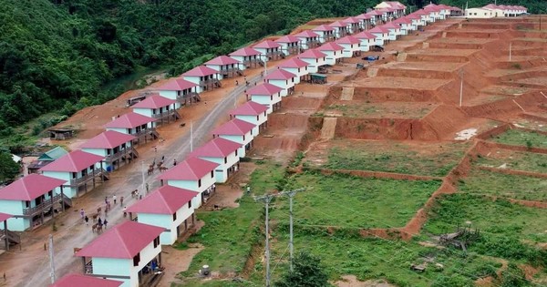 Tập đoàn Sơn Hải chi hơn 33 tỷ đồng xây hẳn một bản làng mới với 56 ngôi nhà cho dân vùng lũ tại Quảng Trị, hỗ trợ gạo ăn trong 3 năm