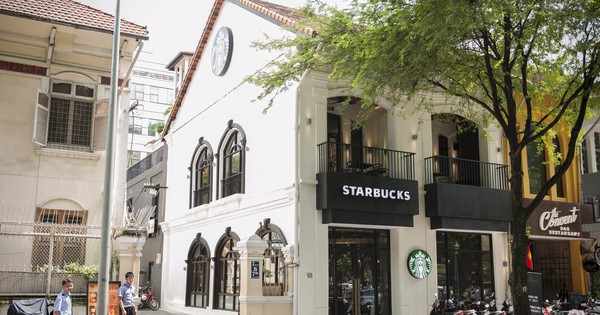 “Vị trí đẹp, đồ uống ngon”, tại sao Starbucks vẫn đóng cửa hàng mang tính biểu tượng ở TP.HCM giữa lúc đông khách?