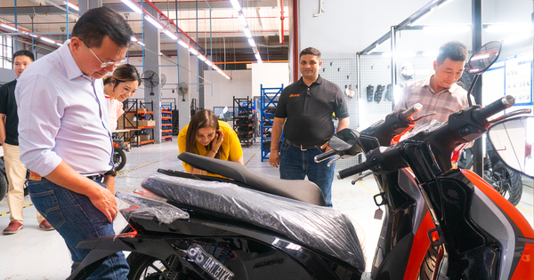 Ai đứng sau, để làm gì và có phải ‘muối bỏ bể’?