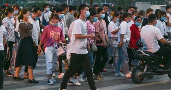 Foxconn tuyển thêm 50.000 công nhân để sản xuất iPhone 16