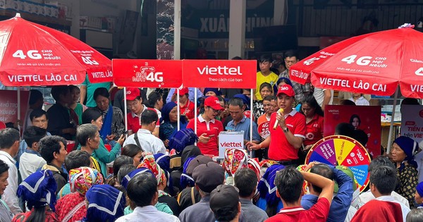 Cuộc cách mạng phổ cập smartphone cho mọi tầng lớp người Việt