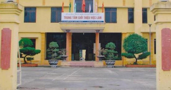 Bắt một giám đốc trung tâm dịch vụ việc làm