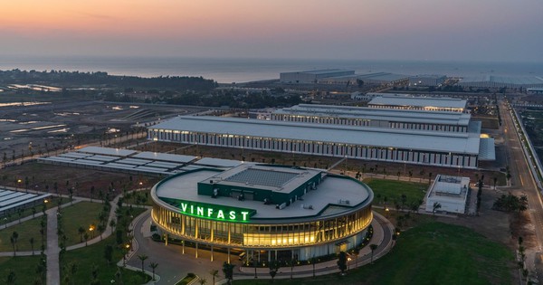 Công ty “ôm” gói bảo hiểm gần 3 tỷ USD cho tổ hợp nhà máy VinFast báo lỗ trong quý 3/2024