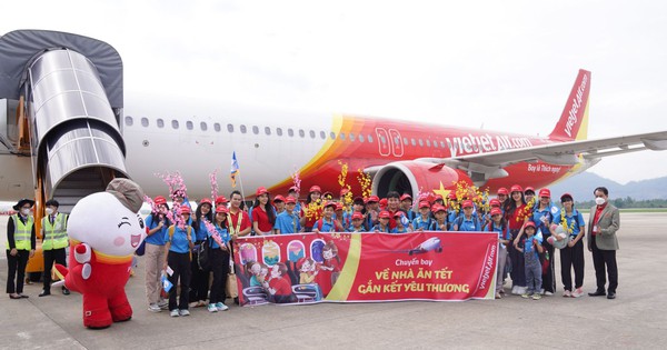 Những chuyến bay mang theo nỗi niềm của những người con xa xứ