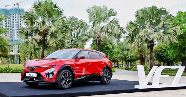 VinFast đã bán 51.000 ô tô trong 10 tháng, trở thành hãng xe bán chạy nhất tại Việt Nam