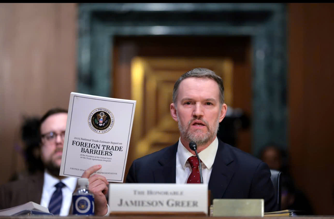 Tạm Hoãn Thuế Nhập Khẩu 90 Ngày Của Trump